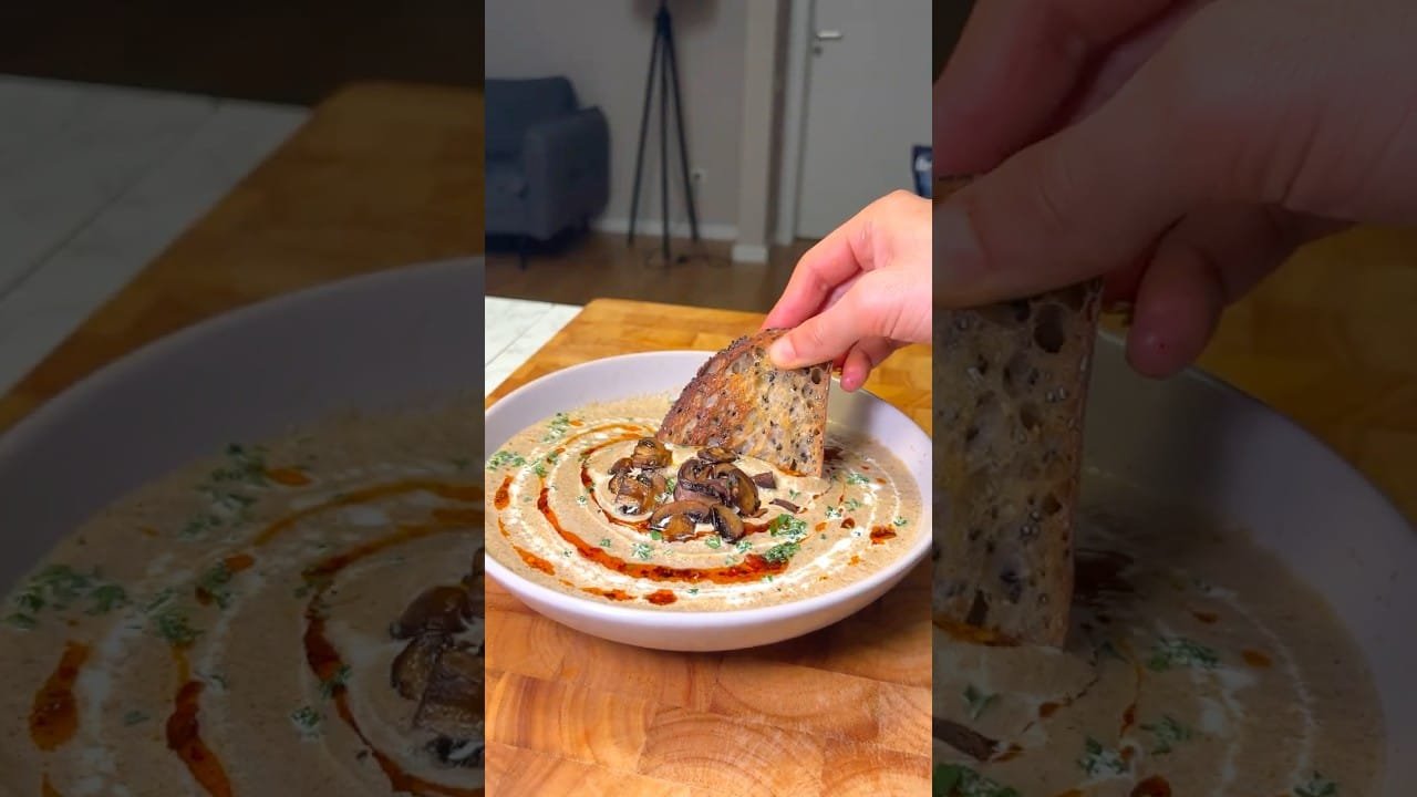 Roasted Mushroom Soup | Easy, Creamy & Vegan Comfort Food 🍄🌱