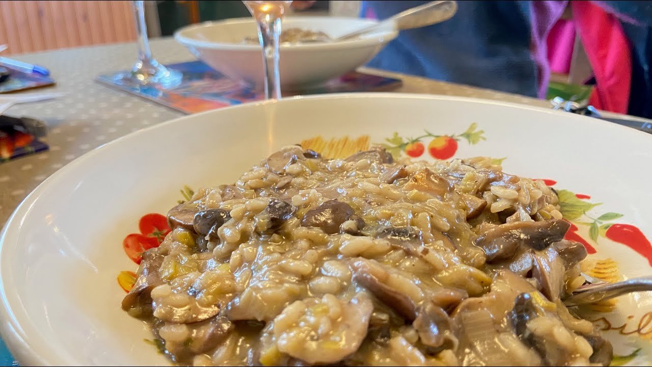Cooking Mushroom Risotto in a Cosori Pressure Cooker