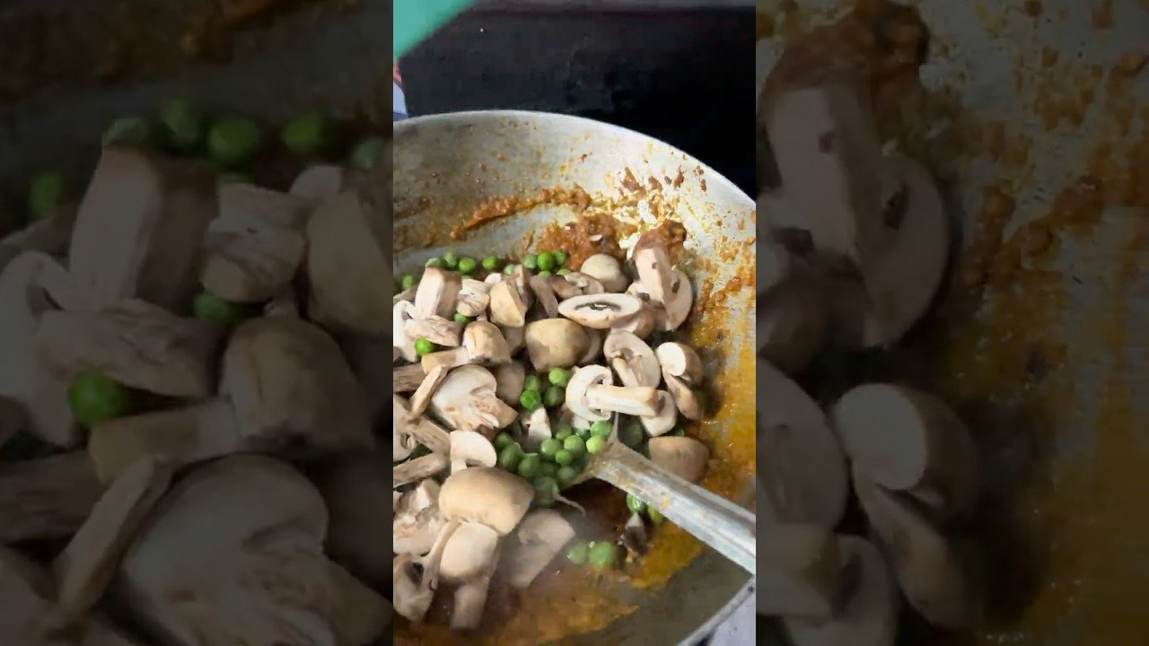 Mutter mushroom curry🍛🤤|#shorts #shortvideo #food #foodies #recipe #shortsfeed #viral #shortviral￼